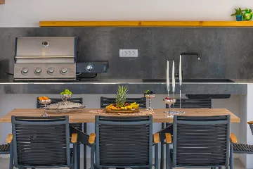 Contemporary 4-Bedroom Villa with Pool in Cavtat