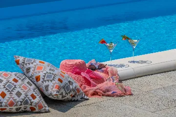 Contemporary 4-Bedroom Villa with Pool in Cavtat