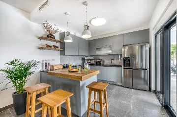 Contemporary 4-Bedroom Villa with Pool in Cavtat