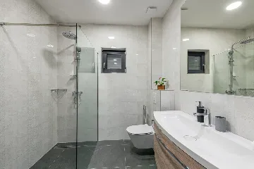 Contemporary 4-Bedroom Villa with Pool in Cavtat