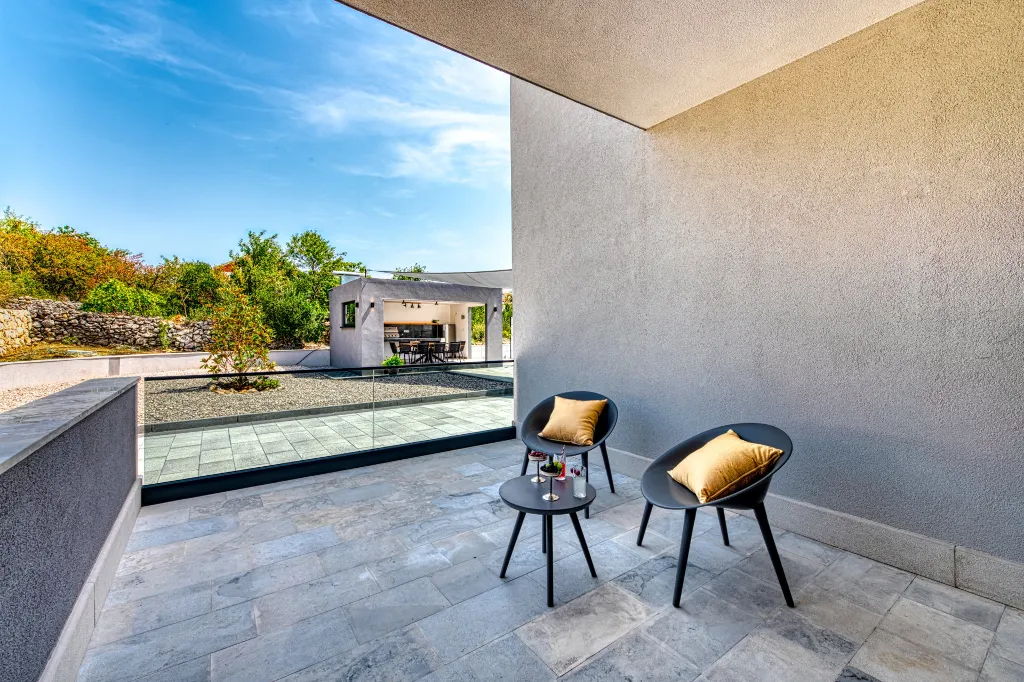 Contemporary 4-Bedroom Villa with Pool in Cavtat