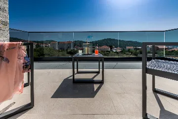 Contemporary 4-Bedroom Villa with Pool in Cavtat