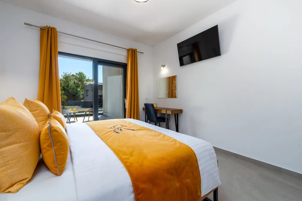 Contemporary 4-Bedroom Villa with Pool in Cavtat
