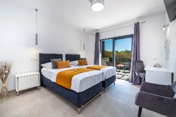 Contemporary 4-Bedroom Villa with Pool in Cavtat