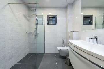 Contemporary 4-Bedroom Villa with Pool in Cavtat