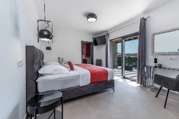 Contemporary 4-Bedroom Villa with Pool in Cavtat