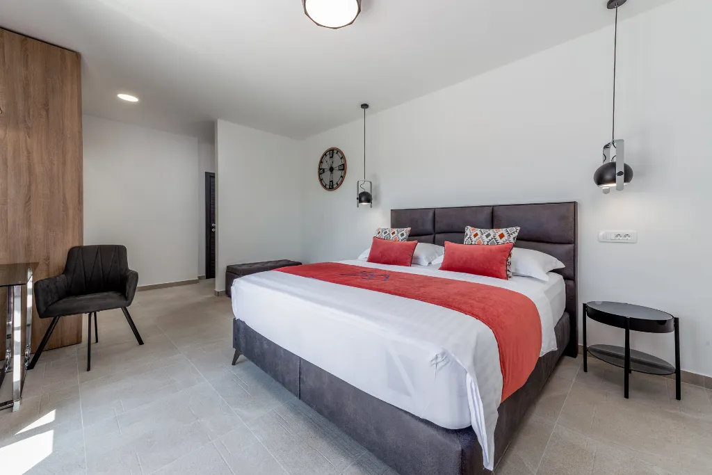 Contemporary 4-Bedroom Villa with Pool in Cavtat
