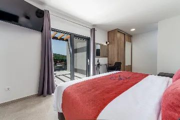 Contemporary 4-Bedroom Villa with Pool in Cavtat