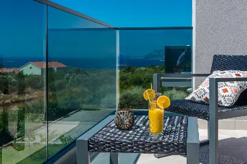 Contemporary 4-Bedroom Villa with Pool in Cavtat