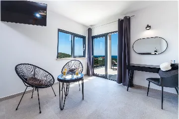 Contemporary 4-Bedroom Villa with Pool in Cavtat