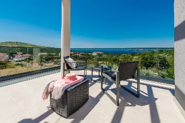 Contemporary 4-Bedroom Villa with Pool in Cavtat