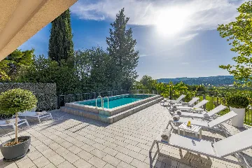 Spacious Family Villa with Pool in Mlini