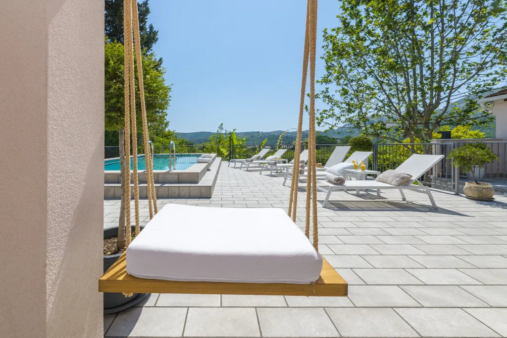 Spacious Family Villa with Pool in Mlini
