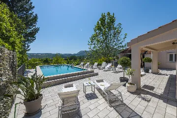 Spacious Family Villa with Pool in Mlini