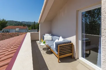 Spacious Family Villa with Pool in Mlini