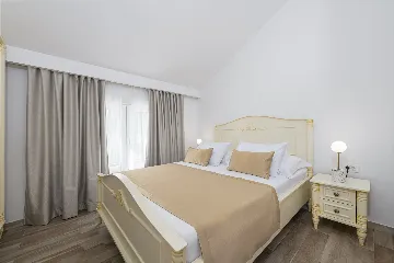 Spacious Family Villa with Pool in Mlini