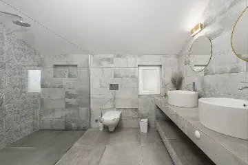 Spacious Family Villa with Pool in Mlini