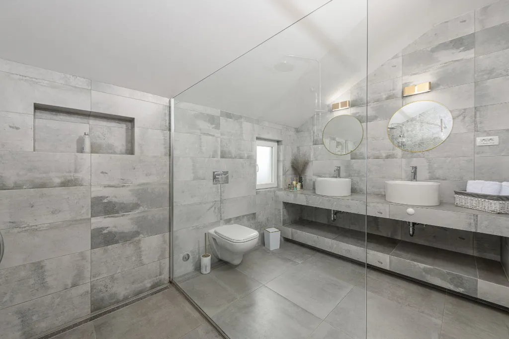 Spacious Family Villa with Pool in Mlini