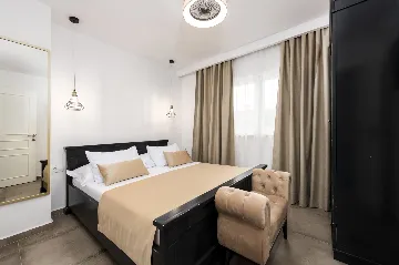 Spacious Family Villa with Pool in Mlini