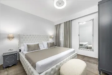 Spacious Family Villa with Pool in Mlini