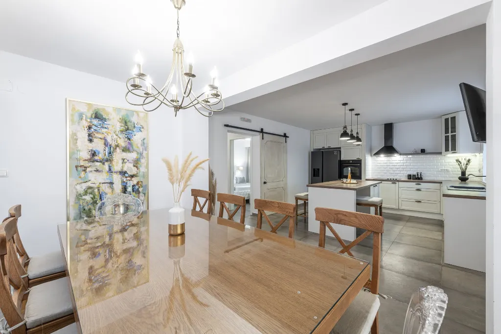 Spacious Family Villa with Pool in Mlini