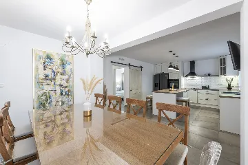 Spacious Family Villa with Pool in Mlini