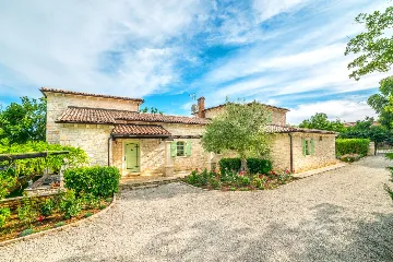 Spacious Family Villa with Pool in Višnjan