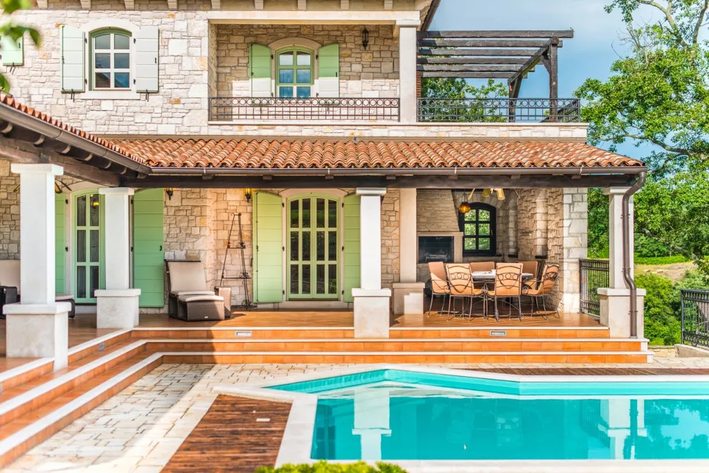 Spacious Family Villa with Pool in Višnjan