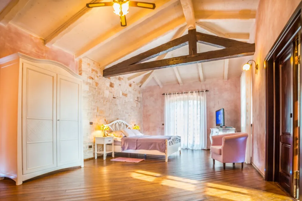 Spacious Family Villa with Pool in Višnjan