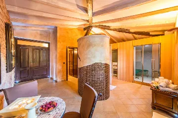 Spacious Family Villa with Pool in Višnjan