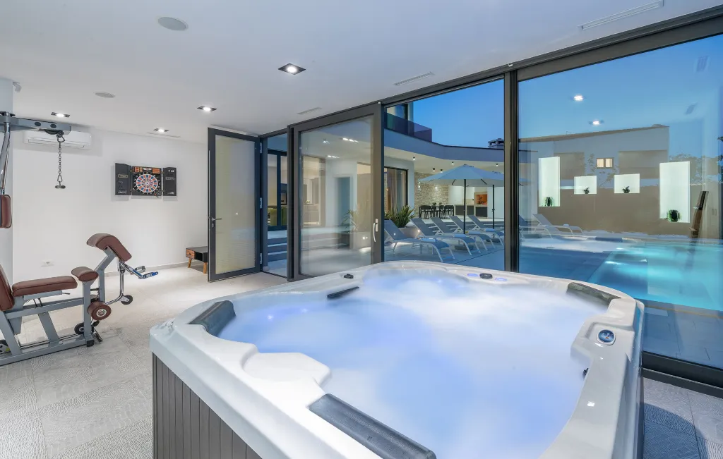 Modern Villa Retreat with Pool in Pazin