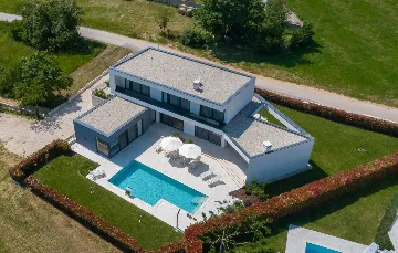 Modern Villa Retreat with Pool in Pazin