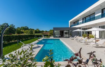 Modern Villa Retreat with Pool in Pazin
