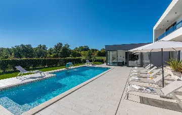 Modern Villa Retreat with Pool in Pazin