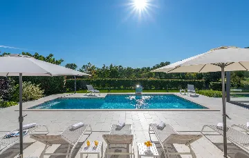 Modern Villa Retreat with Pool in Pazin