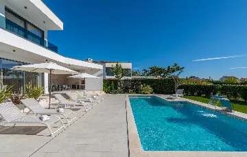 Modern Villa Retreat with Pool in Pazin