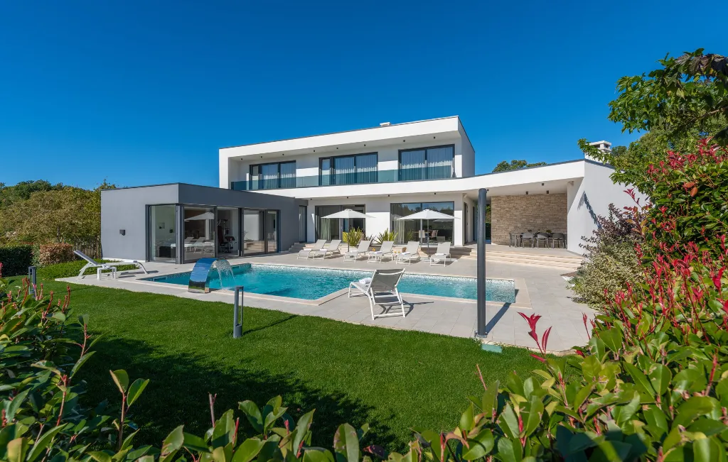 Modern Villa Retreat with Pool in Pazin