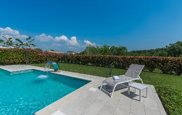 Modern Villa Retreat with Pool in Pazin