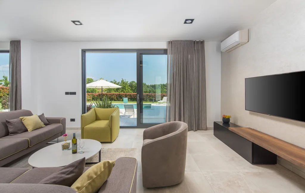 Modern Villa Retreat with Pool in Pazin