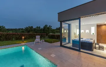 Modern Villa Retreat with Pool in Pazin