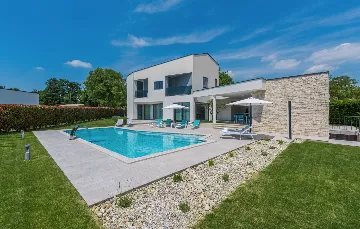 Modern Poolside Villa in Pazin with Jacuzzi & Sauna