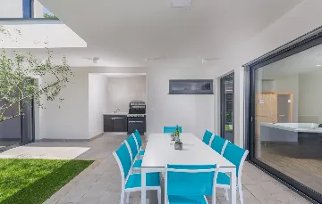 Modern Poolside Villa in Pazin with Jacuzzi & Sauna