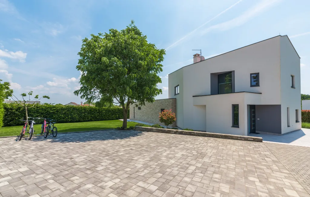 Modern Poolside Villa in Pazin with Jacuzzi & Sauna