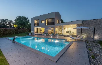 Modern Poolside Villa in Pazin with Jacuzzi & Sauna