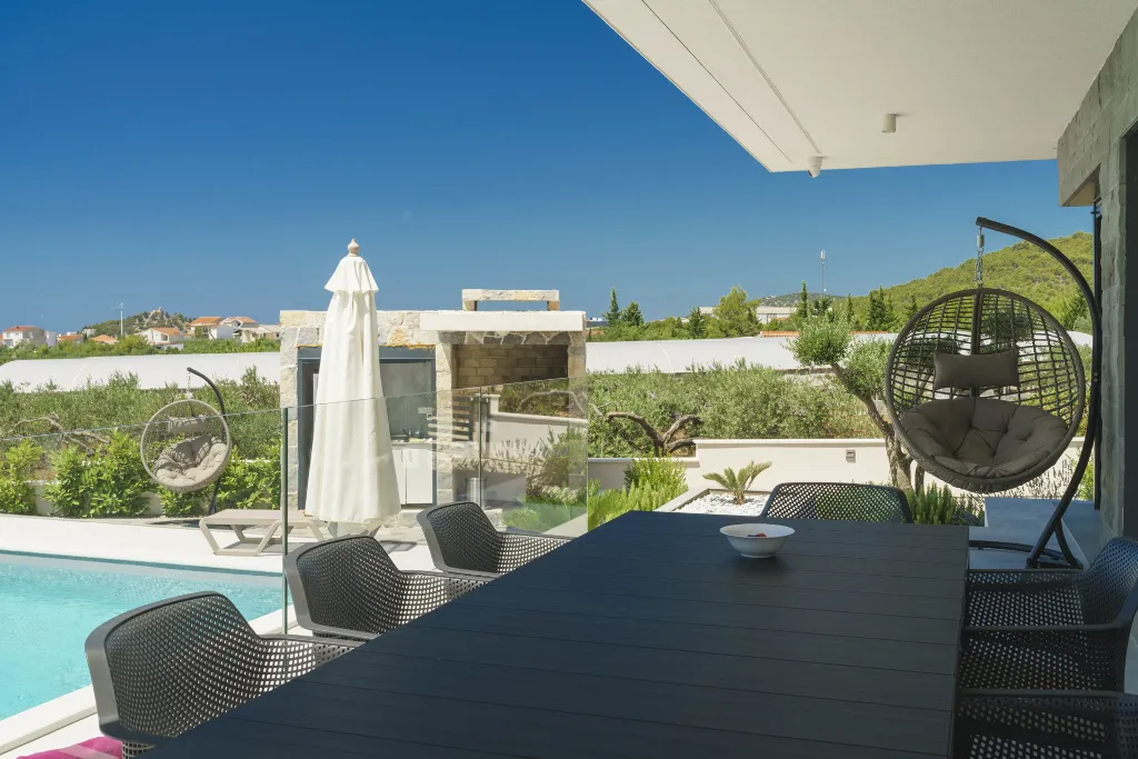 Modern 4-Bedroom Villa with Pool in Vodice
