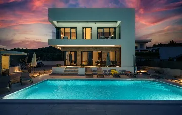 Modern 4-Bedroom Villa with Pool in Vodice