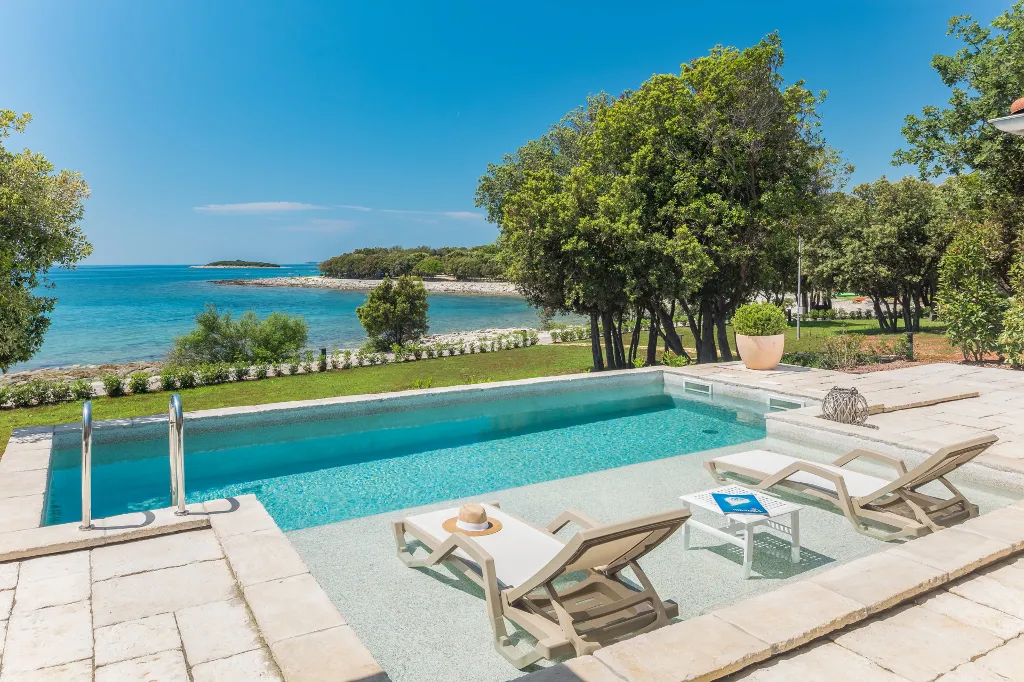 Contemporary Beachfront Villa with Pool in Bale