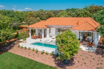 Contemporary Beachfront Villa with Pool in Bale