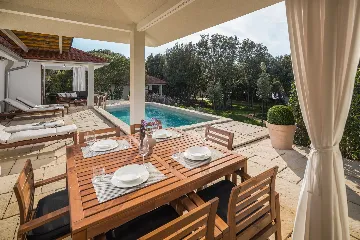 Seaside Family Villa with Heated Pool, Bale