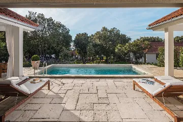 Seaside Family Villa with Heated Pool, Bale